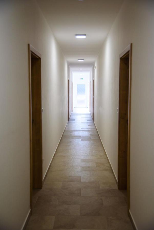 Penzion V Rodinnem Vinarstvi Kadubcovi Lipov Bagian luar foto
